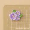 Acessórios de resina fofos de desenho animado em cor sólida de flor de pêssego, presilhas de cabelo DIY, joias, cola cremosa e materiais para fazer tamancos - atacado