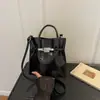 Bolsa de Ombro Transversal Casual para o Dia a Dia, Grande Capacidade, Nova, Tendência 2026, Plissada, Vertical, Cor Sólida, para Mulheres