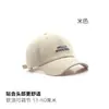 Boné de Beisebol Versátil de Novo Estilo para Primavera e Verão com Bordado de Letra, Aba Curva e Estilo Coreano Moderno Que Faz o Rosto Parecer Menor