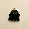 Colar Fantasma Preto e Branco Presente de Halloween Joia Pingente Personalizado Melhor Amigo Casal Conjunto de Duas Peças Estudante Presente de Volta às Aulas