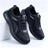 Novos Tênis Esportivos de Solado Grosso para Homens, Sapatos Casuais Pretos Impermeáveis de Solado Macio em PU, Sapatos Resistentes a Manchas, Tênis de Corrida Antiderrapantes