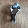 Abrazadera de Suelo Galvanizada Engrosada para Tubería Abrazadera Colgante en Forma de U para Tubería Abrazadera de Cabeza con Anillo de Colgar Abrazadera de Conexión Cruzada para Tubería de Acero DN15-dn200