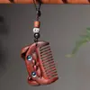 Peine de Masaje Meridianos Tallado de Sándalo Verde, Artesanía de Madera para Mujeres, Peine de Bolsillo Portátil Estilo Antiguo, Colgante de Paisaje, Accesorio para Bolso