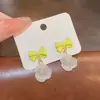 Brincos de Flor Doces e Frescos Estilo Floresta para Mulheres, Tarraxas de Acrílico Versáteis e Estilosas com Laço, Acessórios de Orelha Modernos e Elegantes