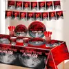 La nueva vajilla de fiesta roja de Amazon con temática de Stranger Things incluye platos de papel desechables, servilletas de papel, vasos de papel, mantel y pancarta.