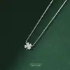 Collar de Trébol de Cuatro Hojas Incrustado de Diamantes para Mujer, Lujo Ligero y Diseño de Alta Gama, Cadena Clavicular de Circonita Estilo Bosque de Nicho, Accesorio de Cuello Versátil al por Mayor