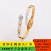 Série Cobra de Cabeça Prateada Design de Cabeça e Cauda de Cobra Cravejado com Diamantes Pulseira de Aço Inoxidável Que Mantém a Cor e Não Causa Alergias Facilmente. A Pulseira Pode Ser Usada no Banho