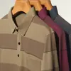 Artículo popular de TikTok: Camiseta de manga larga para hombres de mediana edad, nuevo estilo de otoño, con cuello, a rayas, con bolsillos reales, prenda para hombre