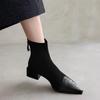 Botas Curtas de Bico Fino Estilo Francês para Mulheres 2025 Novas Botas de Couro Genuíno Salto Grosso Salto Médio Botas Curtas Elásticas para Mulheres Botas Slim