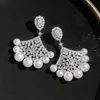 Lágrimas de Sirena Estilo Vintage Zirconia Forma de Abanico Perla Pendientes de Botón Estilo Palacio Pendientes Elegantes Lujo Ligero Pendientes de Gama Alta