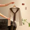 Camiseta de manga larga a rayas con cuello navy y bloques de color para mujer, estilo coreano otoño 2026, top ajustado con un diseño elegante