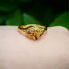 2025 Nuevo Anillo Rosa para Mujer de Joyería de Oro de Imitación 24K Transmisión en Vivo Anillo de Oro Arena Vietnamita al por Mayor
