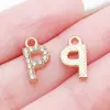Kc Ponto Dourado Diamante 26 Letras Inglesas Liga de Zinco Pingente DIY Brincos Artesanais Pulseira Colar Acessórios de Joia