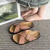 Chanclas con hebilla de tira cruzada para uso casual al aire libre, sandalias de playa tipo Birkenstock de suela gruesa para mujer, nuevo modelo verano y otoño 2026