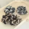 Goma para el pelo scrunchie de chifón a cuadros, cool y sofisticada, elástica para coleta, accesorio para el pelo, versátil para ir al trabajo