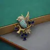 Broche Diamante Azul Esmaltado Acessórios para Terno Meio Antigo Pássaro Esmaltado Peito Animal Joia Retrô Exagerada em estoque