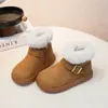 Botas de nieve para niños, forradas de felpa, engrosadas, para niños y niñas, zapatos de algodón de invierno, botas de algodón grandes, zapatos de algodón estilo Birkenstock