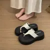 Sandalias de plataforma alta sin cordones para mujer, para uso exterior en verano, nuevo modelo 2026, adecuadas para combinar con faldas, sandalias de playa para personas bajitas