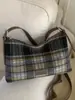 Bolso Grande de Moda Casual a Cuadros Transfronterizo para Mujer 2025 Bolso de Mano de Invierno Versión Coreana Estilo Universitario de Nicho