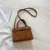 Bolsa de mão simples e de grande capacidade, modelo novo 2026, com fivela de cinto, estilo retrô europeu e americano, adequada para o trajeto diário e comércio exterior