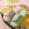 Novas Chinelos de Linho Cartoon Outono Feminino Tecido Interno Casa Chinelos Fofos Estilo Casal Leve Confortável Meia Chinelo