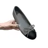 Zapatos bajos de punta redonda en color block estilo francés para mujer, nuevos zapatos versátiles para la primavera, color negro, para ir al trabajo, con detalle de lazo