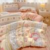 Ins Dibujo Animado Chica Corazón Rosa Cuadros Pastel Gatito Algodón Lavado Cama Sábanas Cubre Edredón Juego de Tres Piezas Dormitorio de Cuatro Piezas