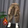 Calças Cargo para Meninos Outono e Inverno 2025 Novas Estilosas Engrossadas Calças Retas Infantis Roupa de Inverno com Lã para Bebê