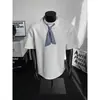 Camiseta de verano para hombre de diseñador de nicho, estilo náutico, cuadros azules, manga corta, hombro normal, polo de dos piezas falso, algodón