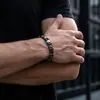 Pulsera de cuentas de doble fila ojo de tigre y piedra de ágata negra media luna, de moda y versátil, sensación de alta gama, accesorio simple para hombres y mujeres