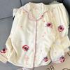 Pijama Wholesale Transfronterizo para Pareja Hombres y Mujeres Otoño e Invierno Terciopelo de Coral de Gama Alta Rayas Negras y Grises Espesos Cálidos Conjunto de Ropa para el Hogar