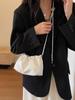 A bolsa plissada pequena popular deste ano para mulheres 2023 nova outono e inverno retrô versátil bolsa mensageira de corrente bolsa balde fashion