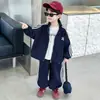 Conjunto de Primavera 2026 para Meninos Novo Estiloso Casual Conjunto de Duas Peças para Bebês, Roupa Esportiva de Primavera e Outono para Meninos