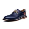 Origem e fornecimento de sapatos casuais masculinos de couro de duas camadas, sapatos masculinos casuais da estação, sapatos masculinos da moda britânica, atacado