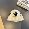 Gorro de Punto Cálido y Cortavientos para Mujer con Circunferencia de Cabeza Grande, Adecuado para Senderismo, Otoño e Invierno 2025, Hace que la Cara Parezca Más Pequeña