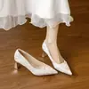 Tacones altos de punta redonda color albaricoque estilo francés con adornos de perlas, tacones gruesos para mujer, cómodos para usar todo el día, adecuados para vestidos de novia, zapatos de novia, vestidos de noche y zapatos de dama de honor