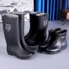 Zapatos de agua para hombre extra grandes de protección laboral, botas de lluvia cálidas para mujer para cocina, pesca, impermeables con forro polar hasta la pantorrilla, botas de lluvia de caña alta, zapatos de goma