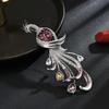 Broche de cola de pavo real de alta gama, ligero, de lujo, para industria pesada, elegante, estilo retro, cheongsam y hanfu para mujer, 2024