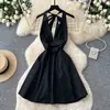 Vestido de gola halter V estilo francês para mulheres, puro e sexy, sem costas, vestido de linha A que acintura, elegante e emagrecedor, vestido de férias, roupa de verão