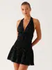 Vestido de Verão 2026 Estilo Europeu e Americano com Bolinhas Transfronteiriças, Decote Halter com Amarração, Cintura Franzida com Amarração, Curto com Costas Abertas