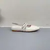 Novidade da primavera de 2024 em estoque bico quadrado cor sólida fivela de tira dupla cabedal de pele de carneiro estilo coreano sapatos femininos