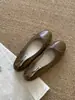 Zapatos de boda planos rojos estilo francés Chuyuji, zapatos de mujer, nuevo modelo de verano 2026, bailarinas plateadas con lazo