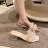 Chinelo de Salto Alto de Celebridade da Internet com Saia Feminino 2023 Novo Verão Moda Malha Estilo Fada Chinelo de Salto Médio