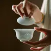 Exquisito Juego de Té Gaiwan de Cerámica Hueca de las Dinastías Tang y Song para Uso Doméstico, Diseño de Cortina de Perlas Pintado a Mano, Gaiwan de Porcelana Blanca con Boca de Flor