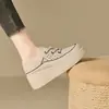 Nuevas Zapatillas Blancas Transpirables Otoño 2026 con Diseño Hueco, Versátiles de Doble Uso, Estilo Coreano, Zapatos Deportivos Casuales Ligeros
