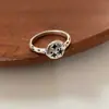 Anillo de disco en capas estilo coreano con diseño de estrella grabada para mujer, diseño de nicho, lujo ligero con un toque de alta gama, nuevo anillo popular 2026
