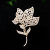 Broche de flores de circonio con nueva sensación creativa de otoño e invierno, broche de moda exquisito de alta sensación, accesorio para abrigo y traje, ramillete