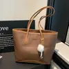 Bolso grande de mujer transfronterizo, nuevo estilo verano 2026, versátil y moderno, de un solo hombro, moderno, para la ciudad, retro, casual, tipo tote