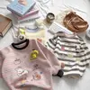 Camiseta básica de otoño a rayas estampadas para bebé niña 2026 nuevo estilo para niña pequeña de algodón antiarrugas top de moda top de celebridad de internet