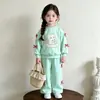 Conjunto dulce para niña de principios de otoño, sudadera de moda estilo coreano para primavera y otoño con lazo y pantalones de pierna ancha, conjunto de dos piezas moderno para niños